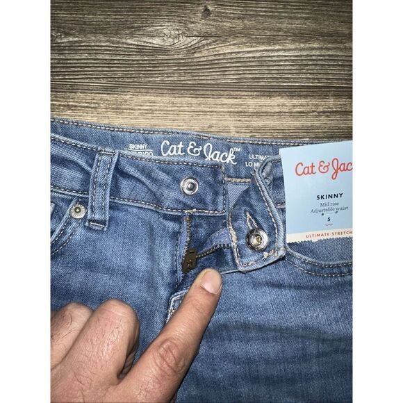 Girls' Mid-Rise Ultimate Stretch Skinny Jeans - Cat & Jack Light Blue 5. NWT. L - Picture 3 of 9